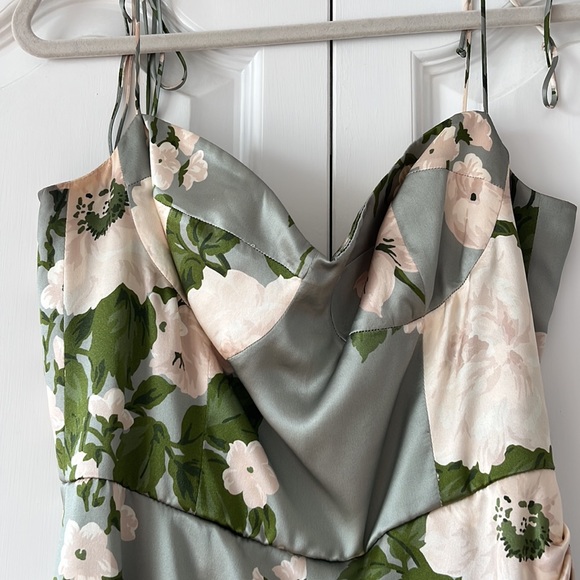 AUTHENTIC Reformation Marguerite Floral Green Sage Silk Dress - Picture 7 of 12